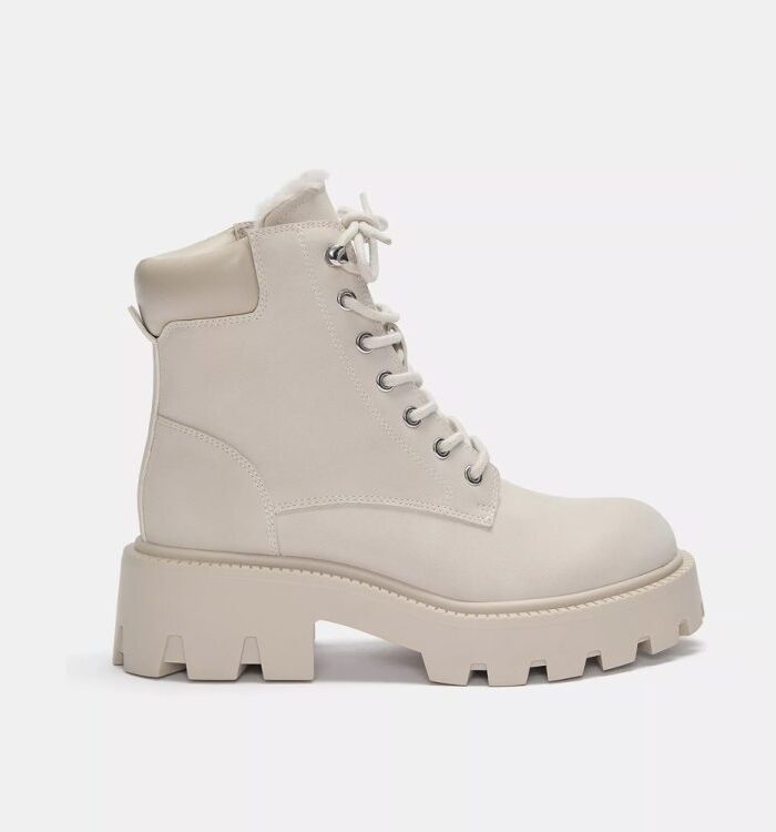 Lace-up lined ankle boots
